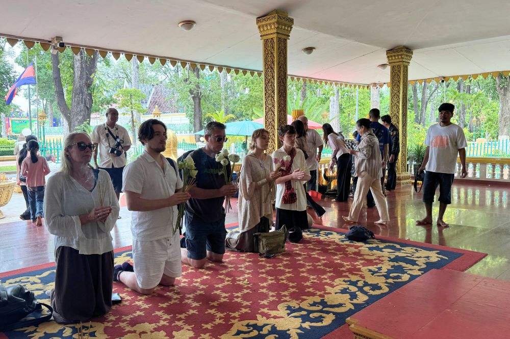 Preah Ang Chek Preah Ang Chom