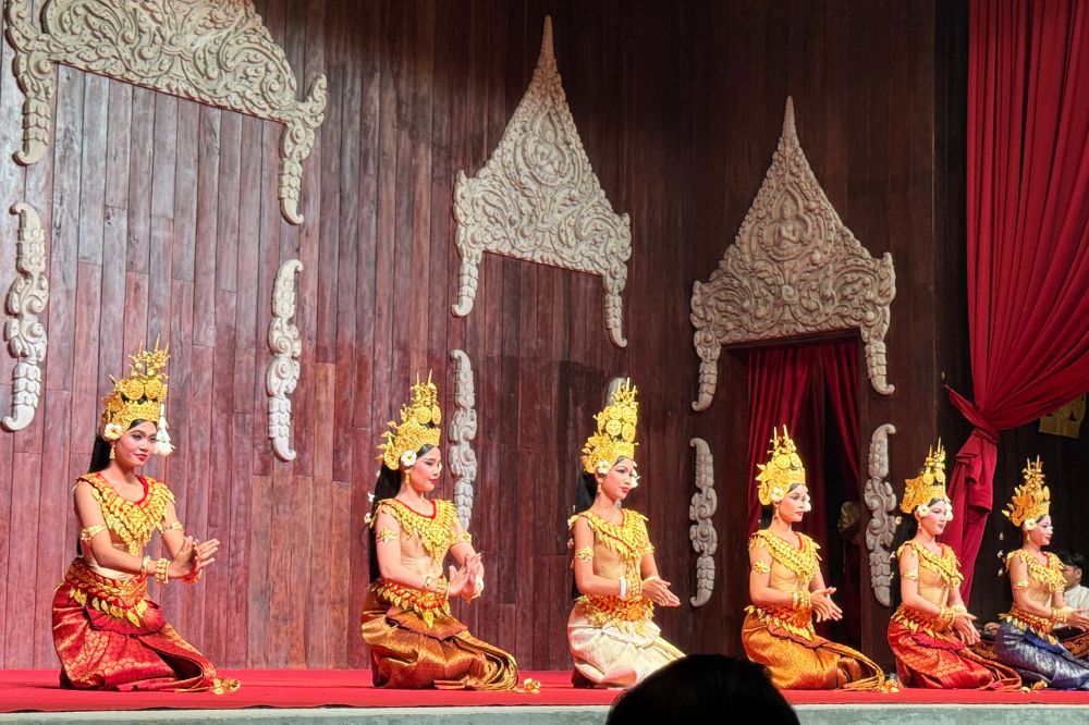 Whispers of the Celestial Nymphs: Unveiling the Soul of Cambodia Through the Apsara Dance