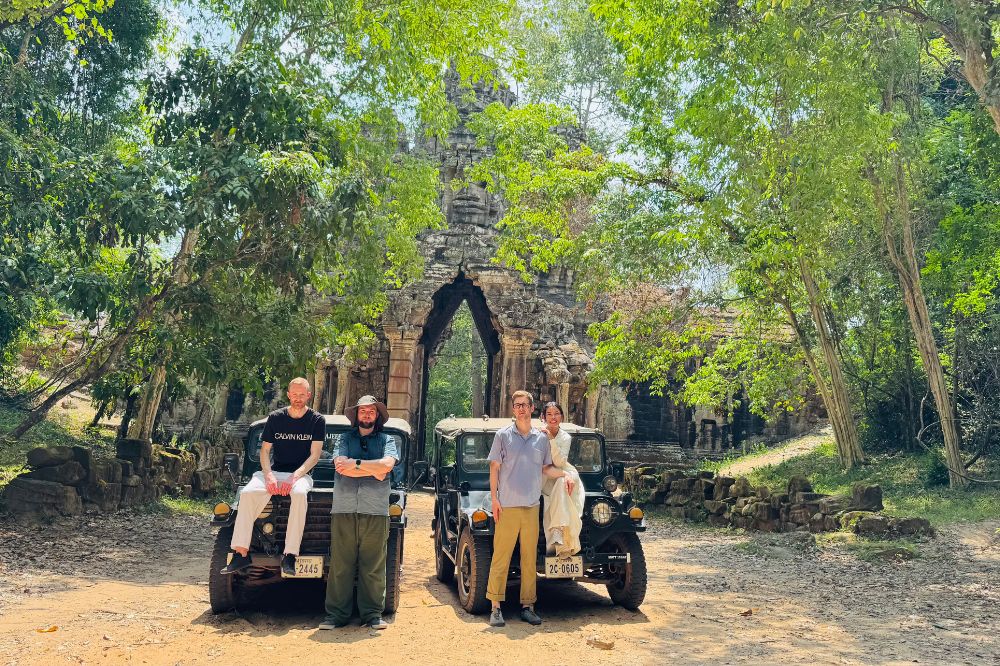 Dust, Wind, and Ancient Stone: The Ultimate Open-Top Jeep Adventure Through Angkor